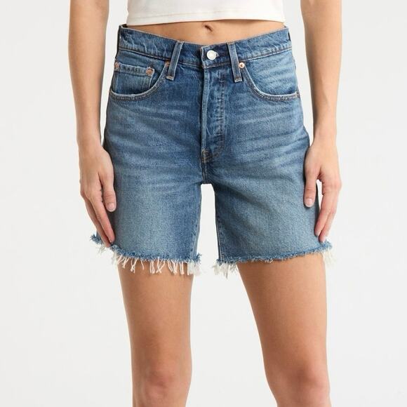 Levi’s Pants - Preppy Casual Boho Chic Denim Frayed Hem Levi’s 550 Sz 34 Jean Cut Off Shorts